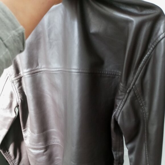 NWT Quince 100% Leather Shirt Jacket. Small. Brown. $180. Perfect condition. - Picture 9 of 16